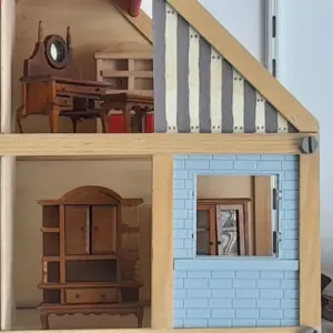 casa-de-munecas-con-accesorios-artesanales-miniatura